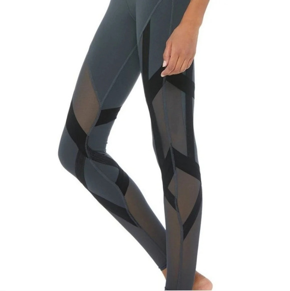 ALO Yoga Pants - ALO yoga grey black high waisted bandage leggings size xxsmall